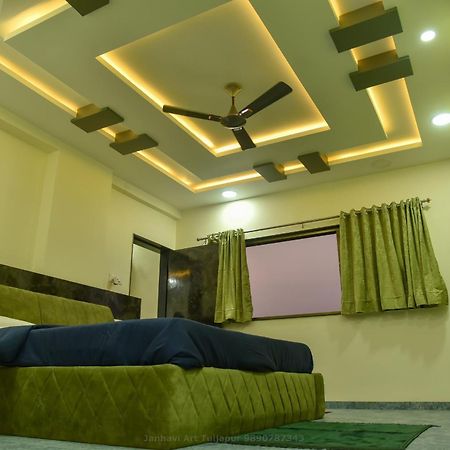 Pawan Executive Tuljapur Екстериор снимка