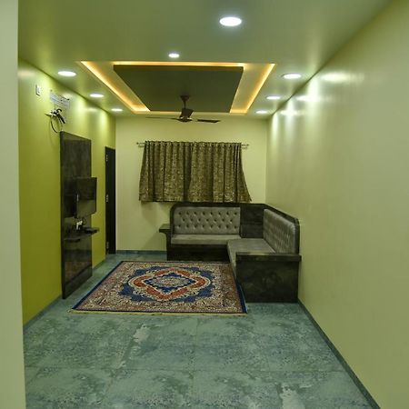 Pawan Executive Tuljapur Екстериор снимка