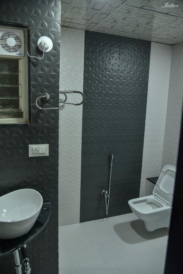 Pawan Executive Tuljapur Екстериор снимка