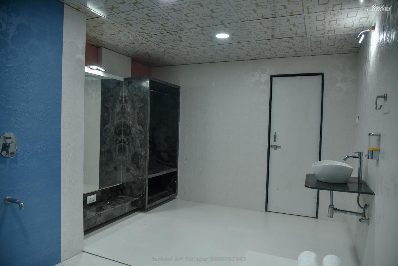 Pawan Executive Tuljapur Екстериор снимка