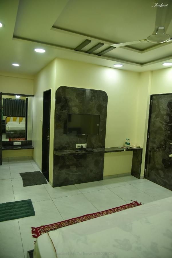 Pawan Executive Tuljapur Екстериор снимка