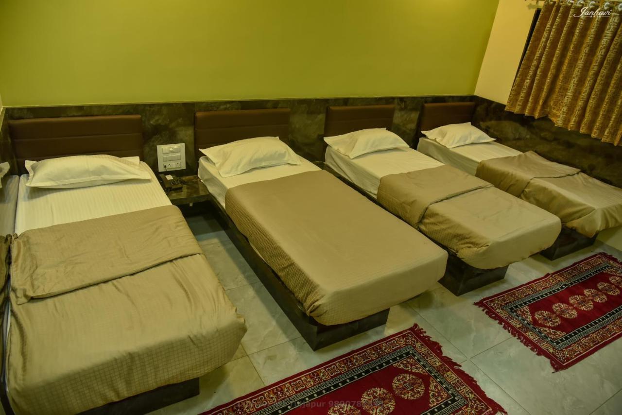 Pawan Executive Tuljapur Екстериор снимка