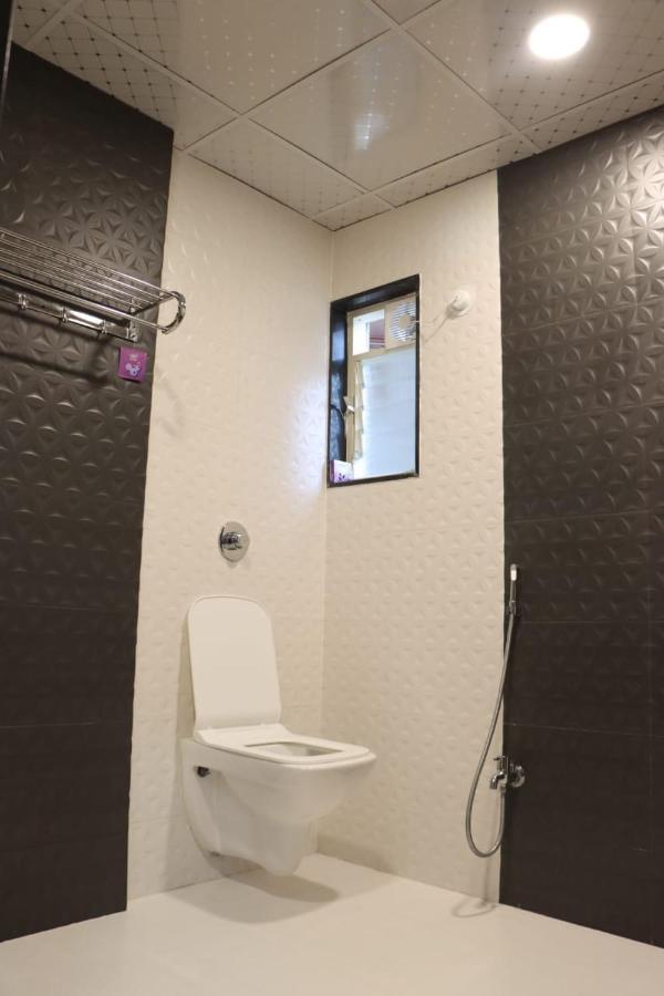 Pawan Executive Tuljapur Екстериор снимка
