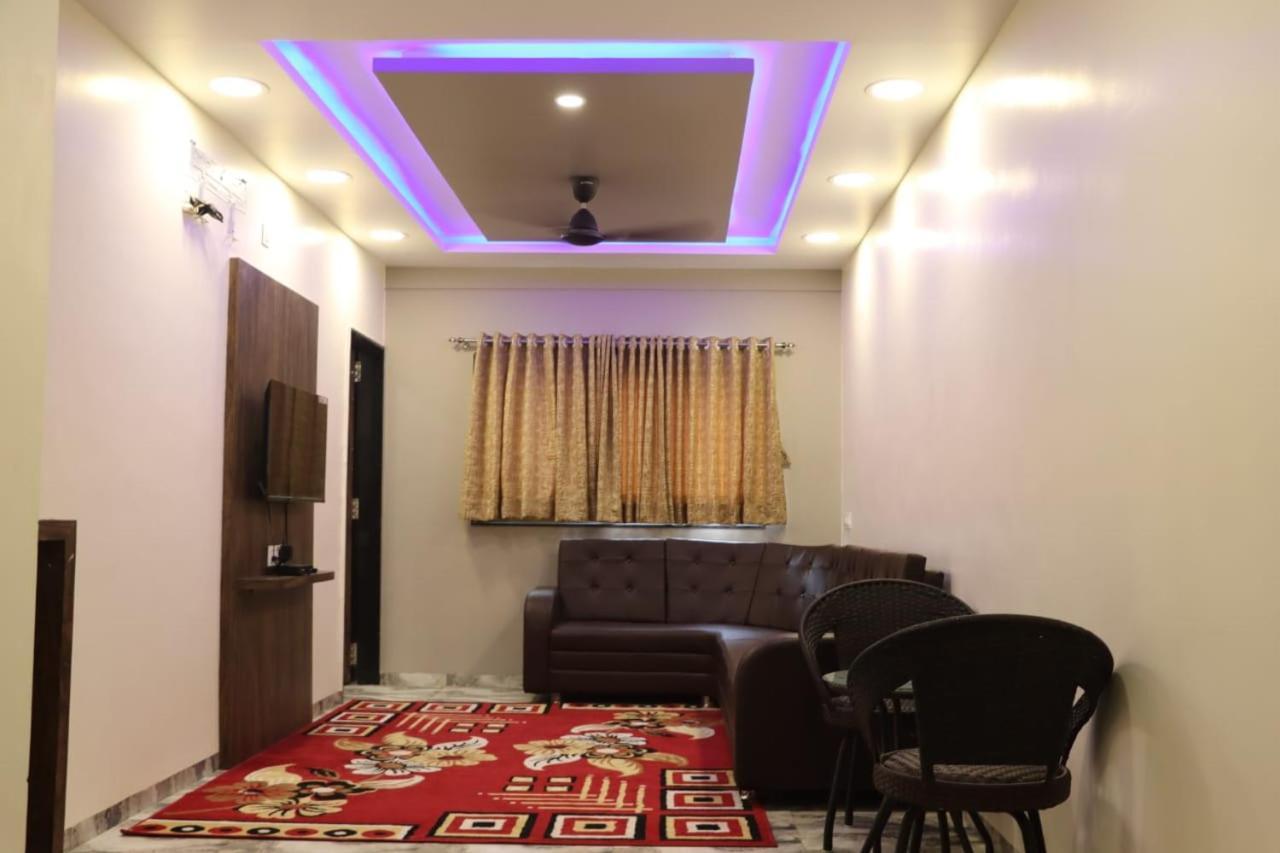 Pawan Executive Tuljapur Екстериор снимка