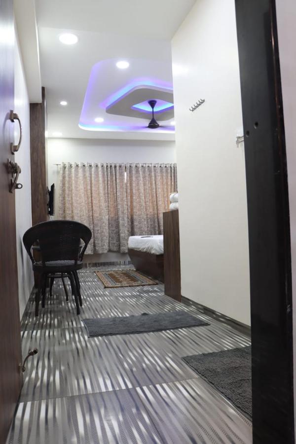 Pawan Executive Tuljapur Екстериор снимка