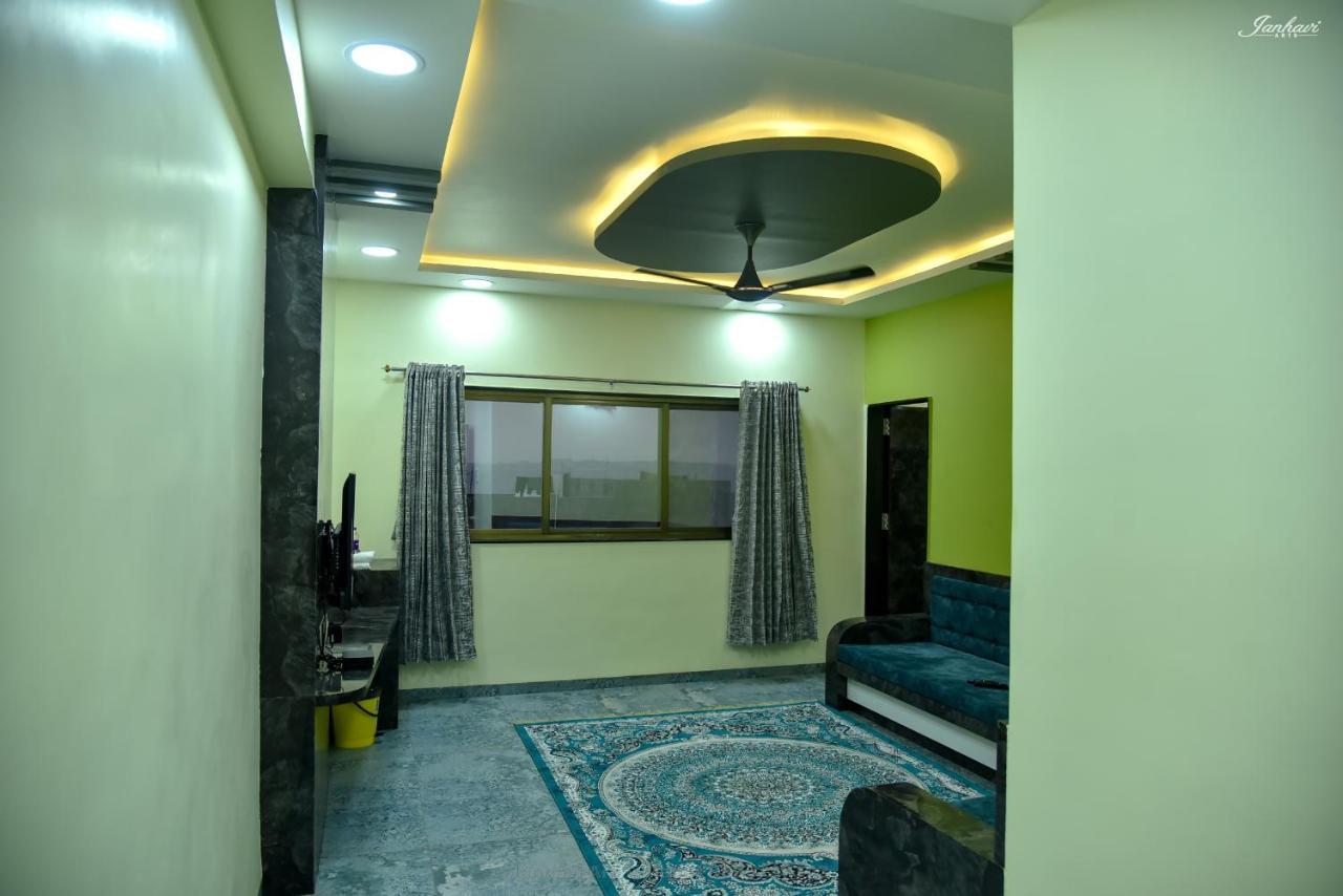 Pawan Executive Tuljapur Екстериор снимка