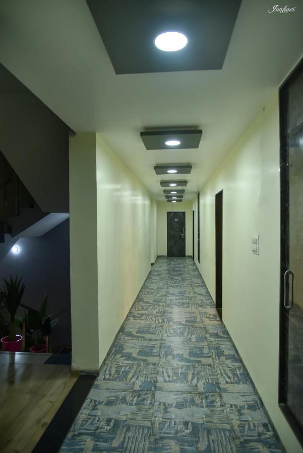 Pawan Executive Tuljapur Екстериор снимка